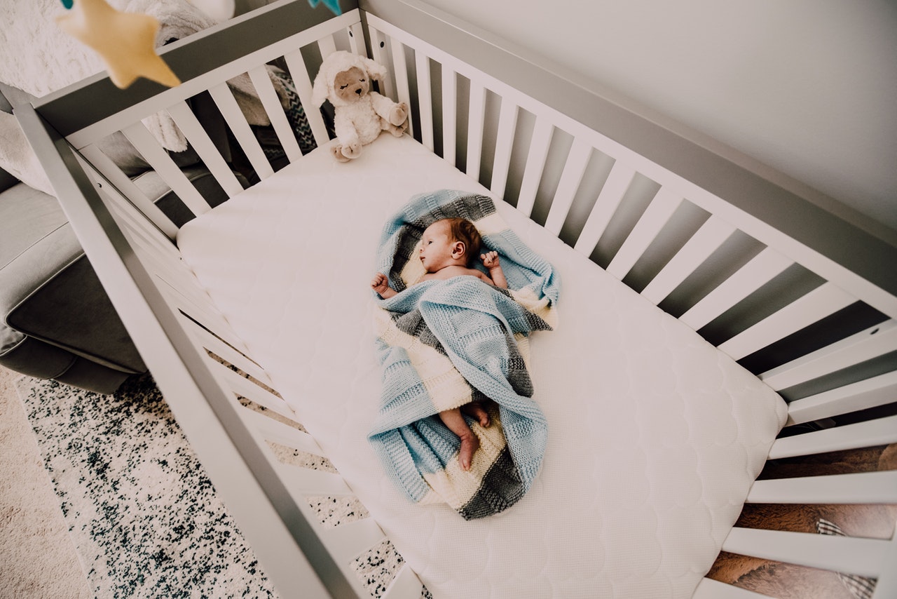Inreda rum till en bebis – hur ska man tänka?